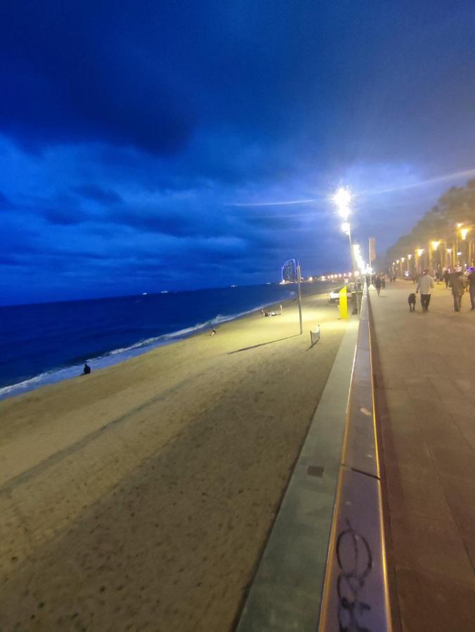 Nice Flat Within Walking Range To The Beach Lägenhet Barcelona Exteriör bild