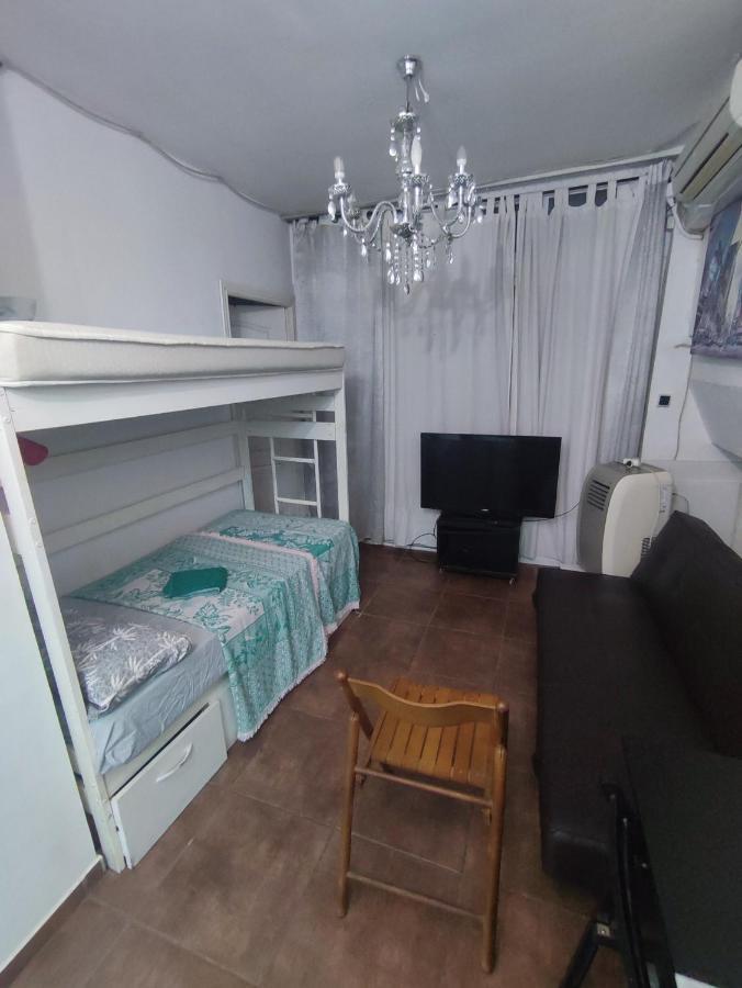 Nice Flat Within Walking Range To The Beach Lägenhet Barcelona Exteriör bild