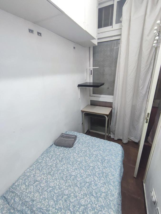 Nice Flat Within Walking Range To The Beach Lägenhet Barcelona Exteriör bild