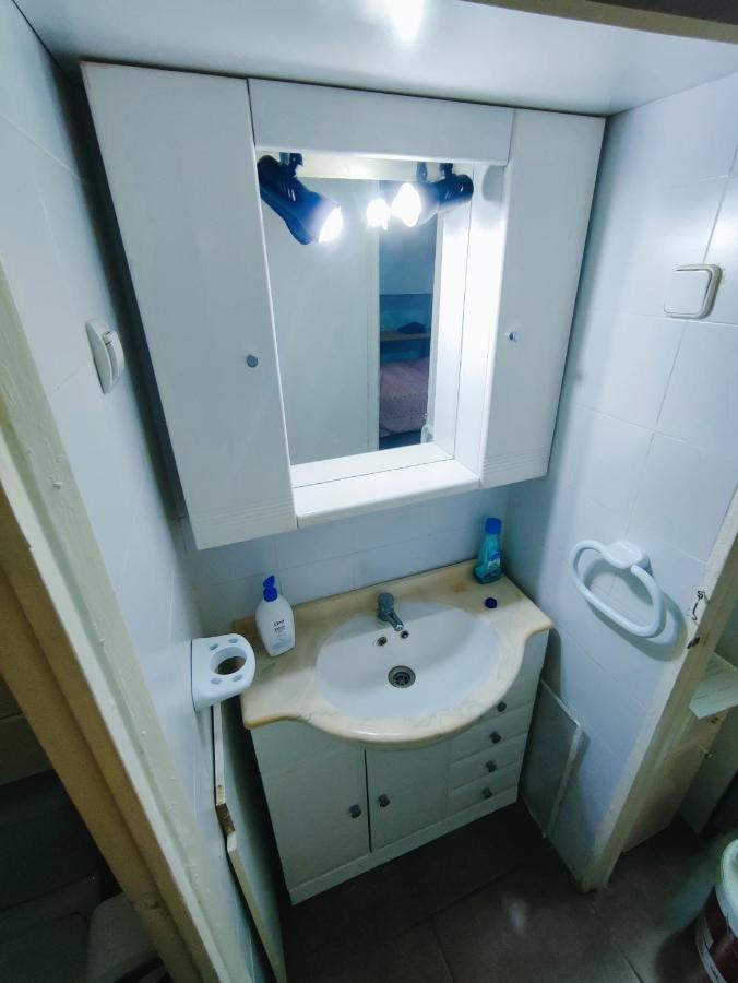 Nice Flat Within Walking Range To The Beach Lägenhet Barcelona Exteriör bild