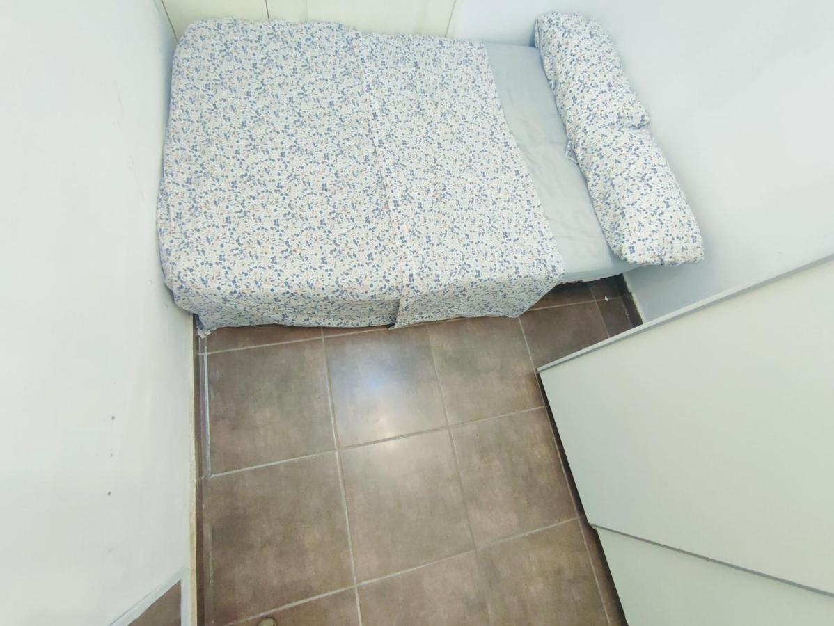 Nice Flat Within Walking Range To The Beach Lägenhet Barcelona Exteriör bild