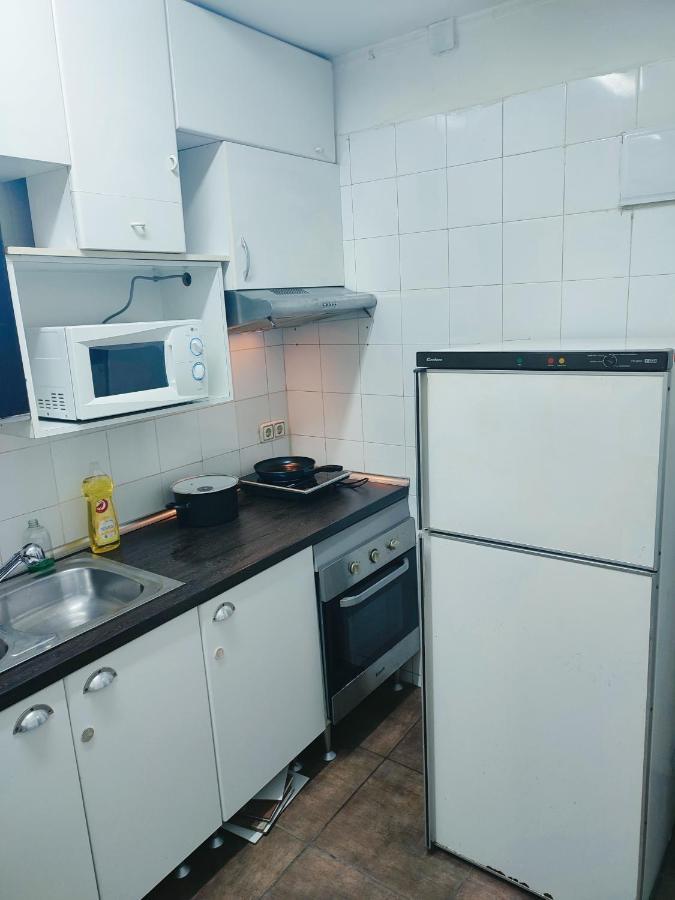 Nice Flat Within Walking Range To The Beach Lägenhet Barcelona Exteriör bild
