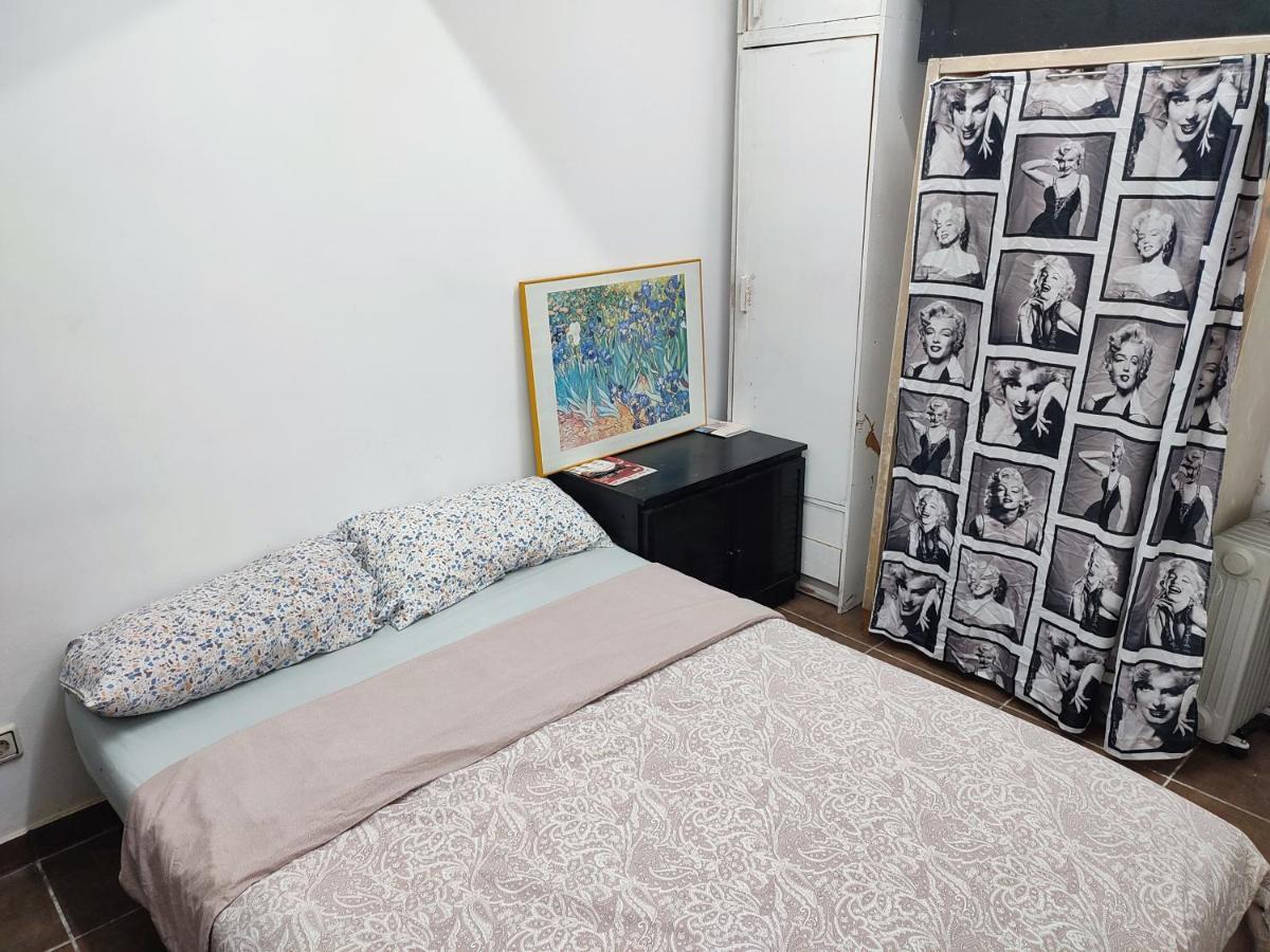 Nice Flat Within Walking Range To The Beach Lägenhet Barcelona Exteriör bild